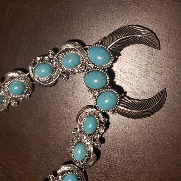 New boutique vintage look squash blossom necklace - Picture 8 of 9